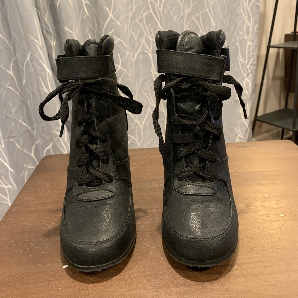 Mock Air Force one black heels